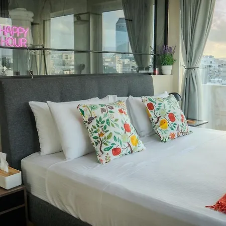 Penthouse With Great Views Near Molos Apartament *
