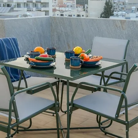 Penthouse With Great Views Near Molos Apartman *