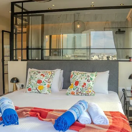 Penthouse With Great Views Near Molos Apartament