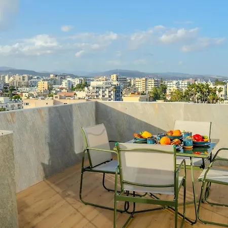 Penthouse With Great Views Near Molos Apartman *