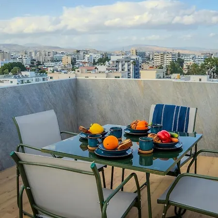 Penthouse With Great Views Near Molos